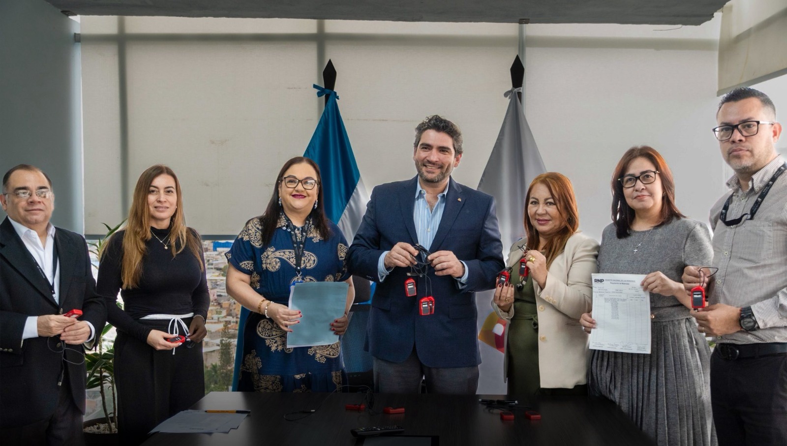 RNP entrega lectores biométricos al Poder Judicial y a la Contraloría del Notariado para fortalecer procesos notariales